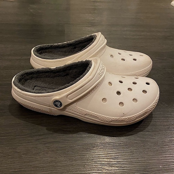 White fur crocs - Picture 3 of 4